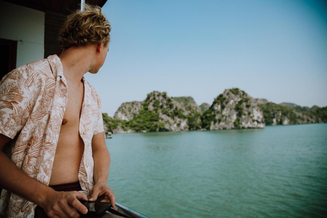 Cat Ba Bay Cruises Otel Dong Khe Sau Dış mekan fotoğraf