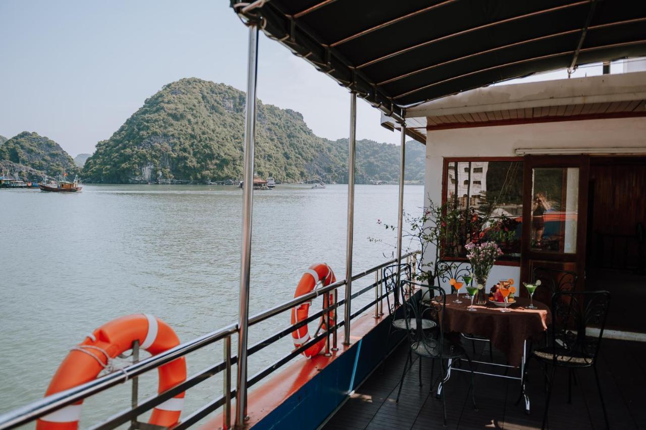 Cat Ba Bay Cruises Otel Dong Khe Sau Dış mekan fotoğraf