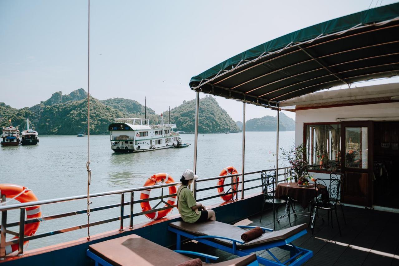 Cat Ba Bay Cruises Otel Dong Khe Sau Dış mekan fotoğraf