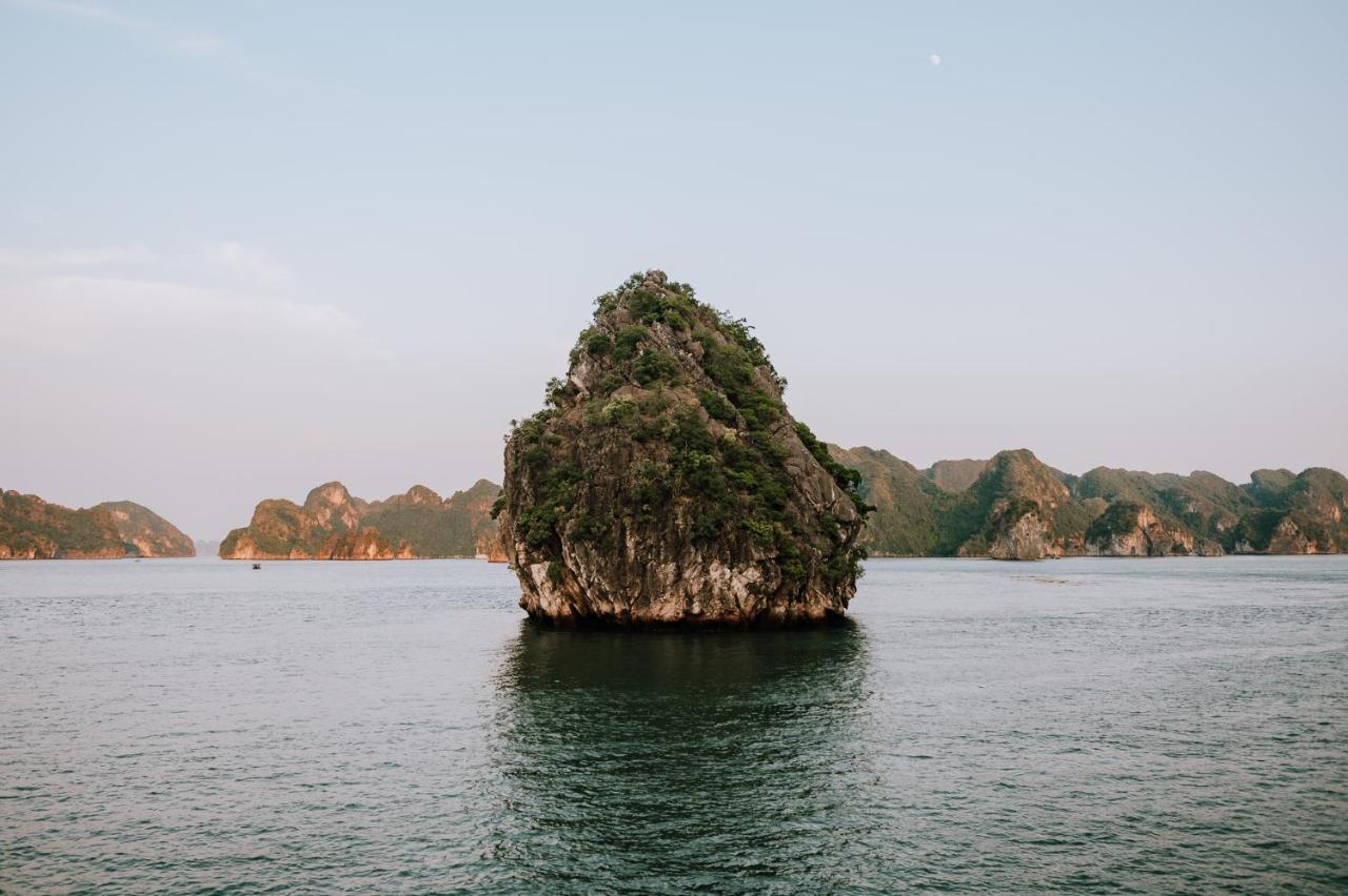 Cat Ba Bay Cruises Otel Dong Khe Sau Dış mekan fotoğraf
