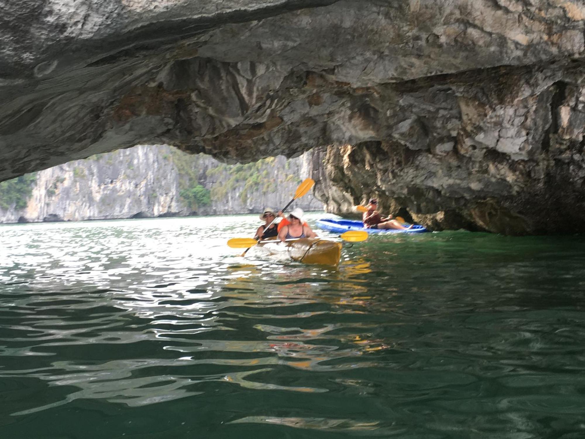 Cat Ba Bay Cruises Otel Dong Khe Sau Dış mekan fotoğraf
