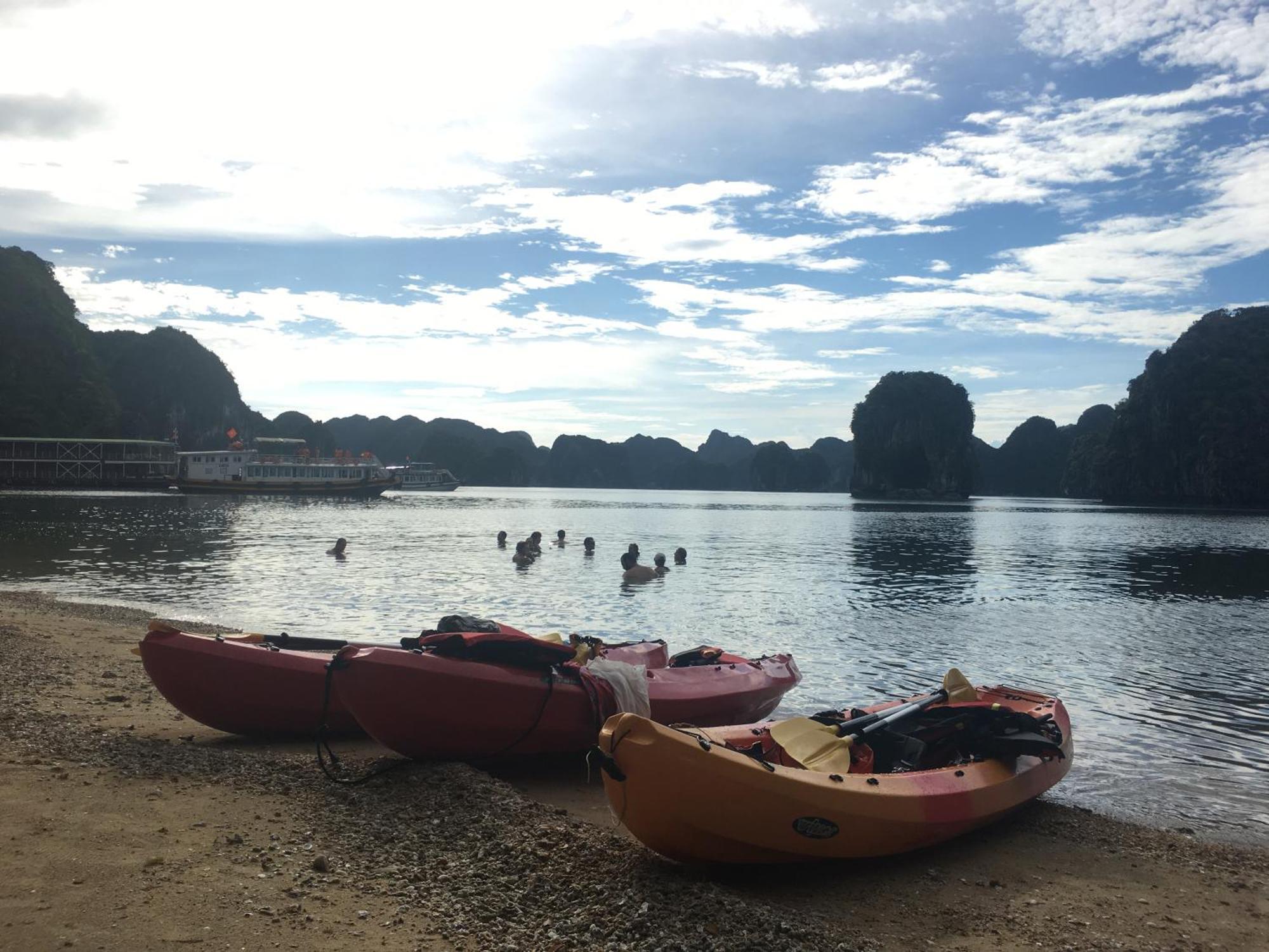 Cat Ba Bay Cruises Otel Dong Khe Sau Dış mekan fotoğraf